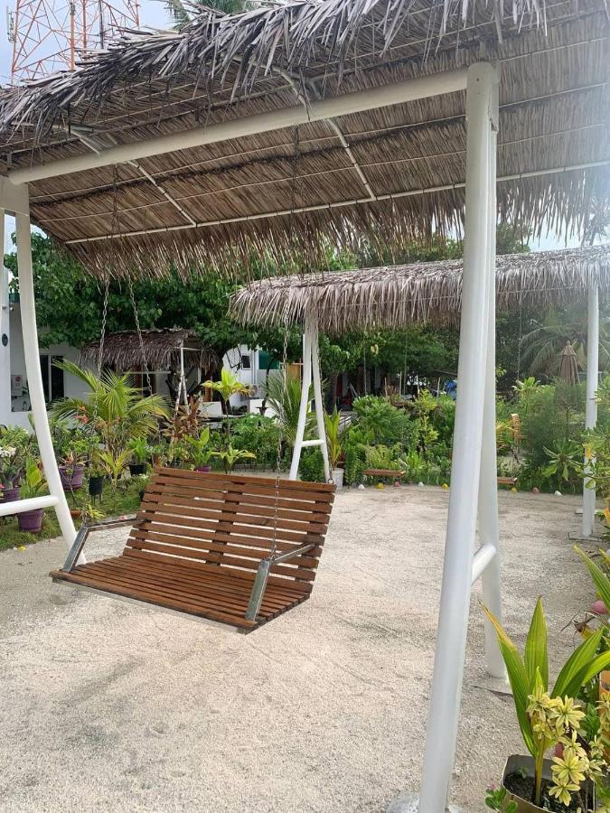 Hotel Reef Edge Thulusdhoo, Maldives Exterior foto