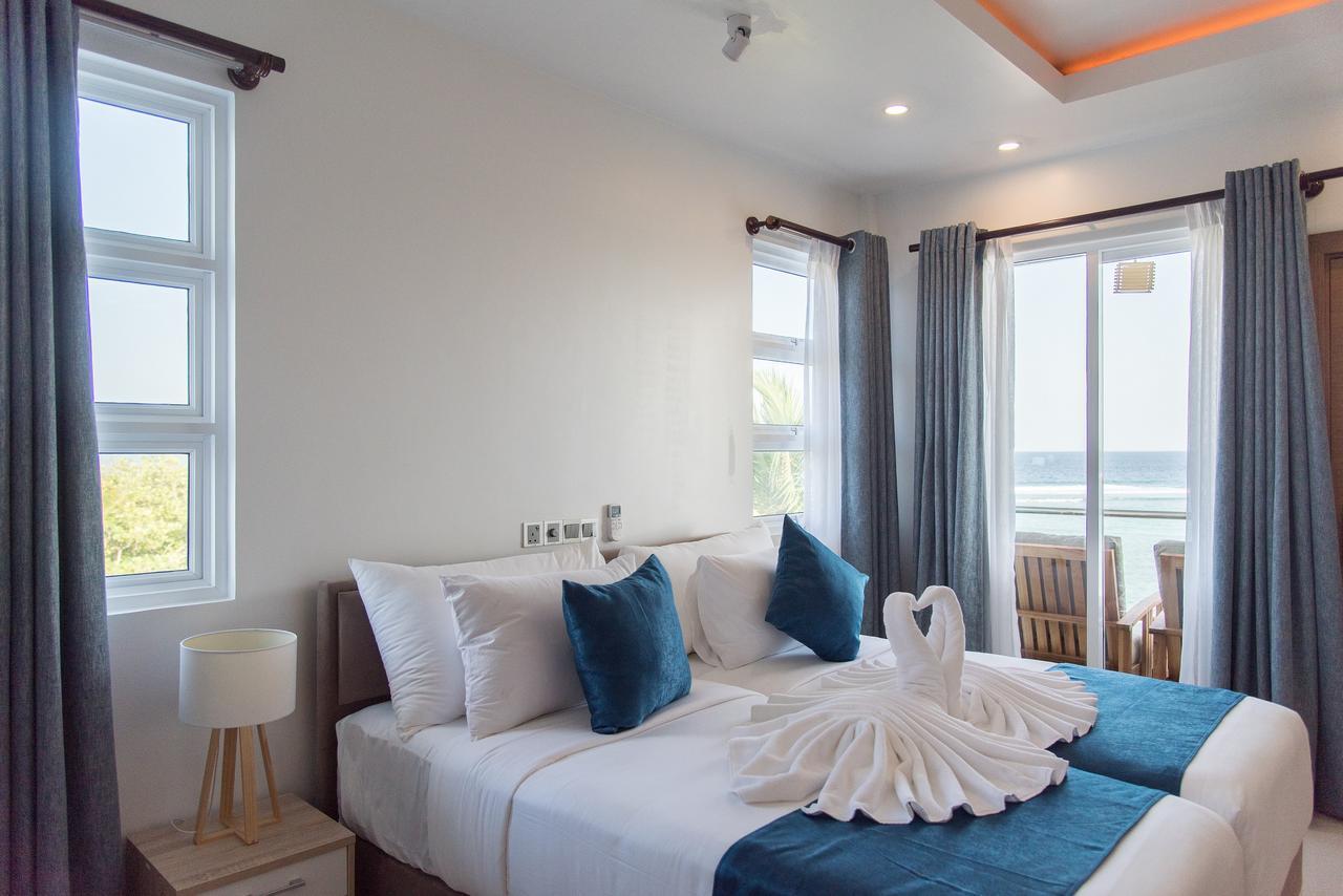 Hotel Reef Edge Thulusdhoo, Maldives Exterior foto