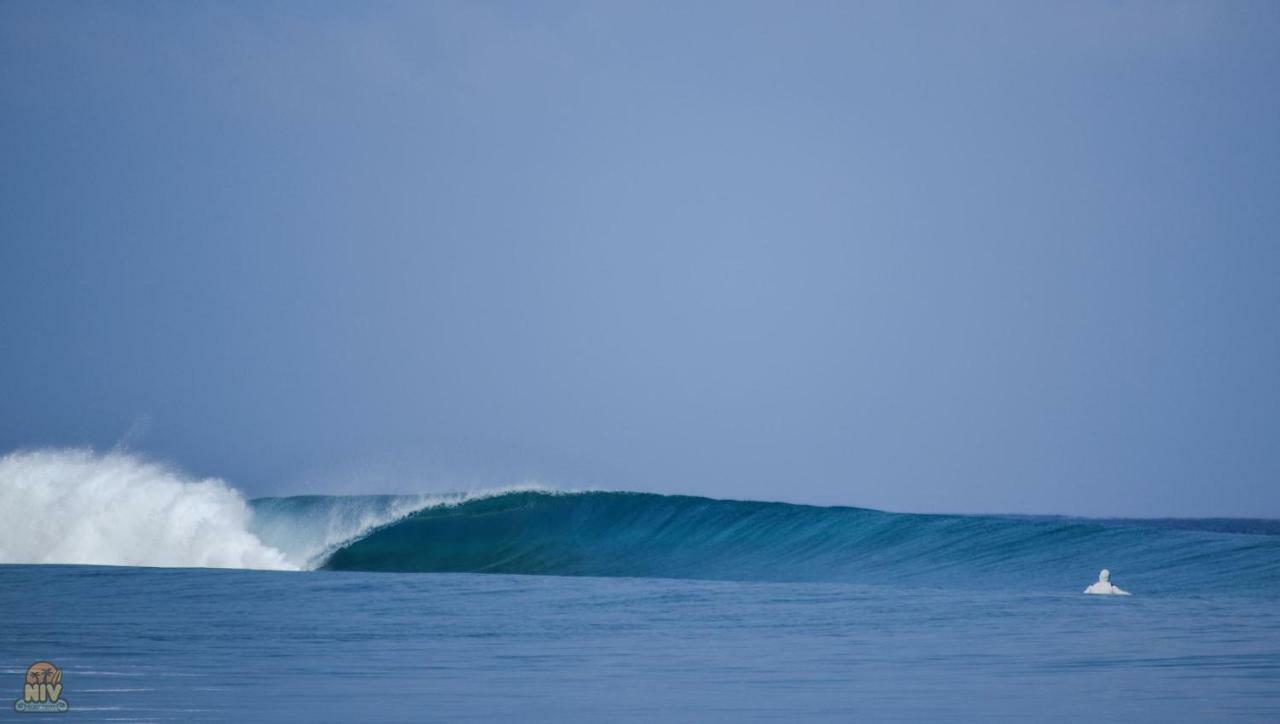 Hotel Reef Edge Thulusdhoo, Maldives Exterior foto